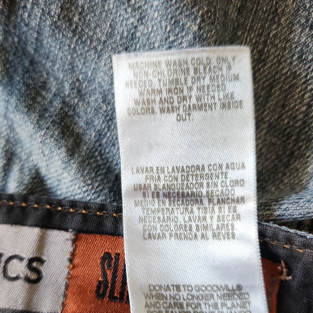 Levi's Dark Wash Skinny Jeans - Picture 16 of 16